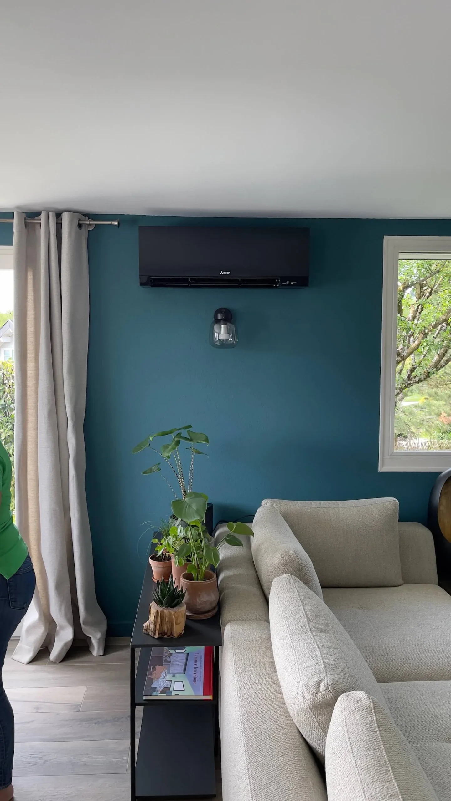 Image hover effect image